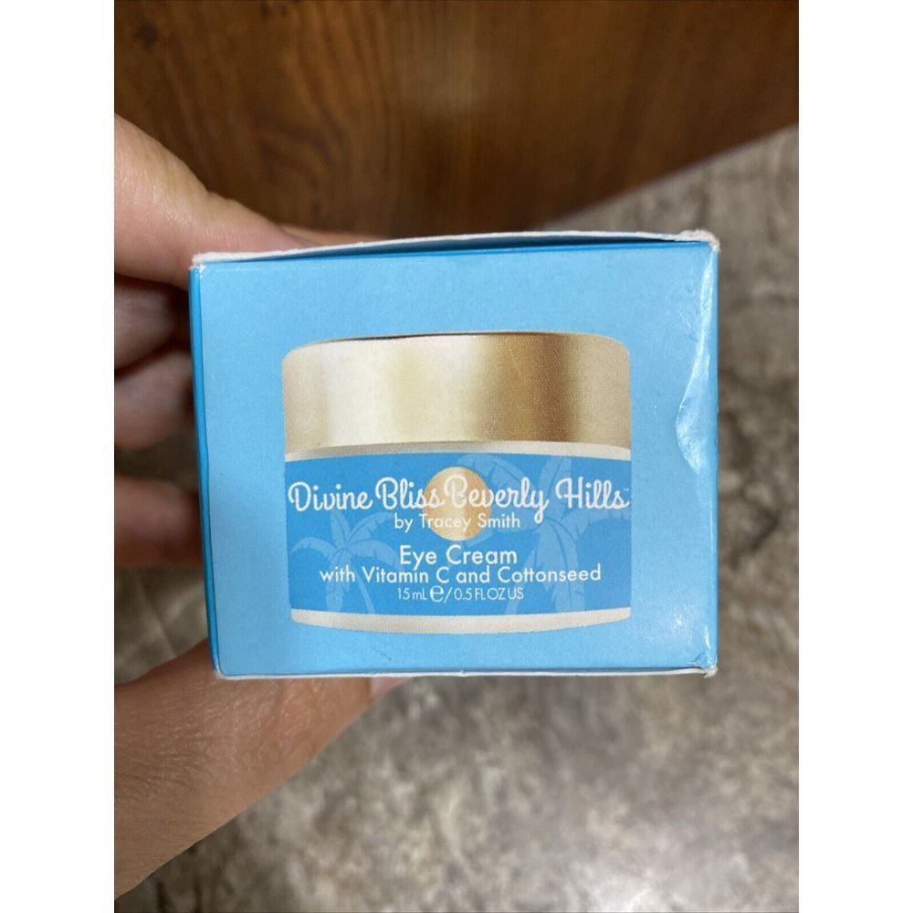 DIVINE BLISS Beverly Hills Eye Cream -Vitamin C & Cottonseed by Tracy Smith - Picture 3 of 4